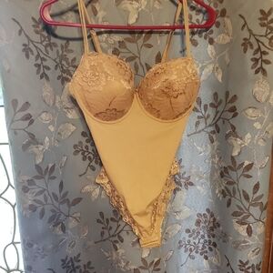 Elegant Lace Shapewear Bodysuit - Tan